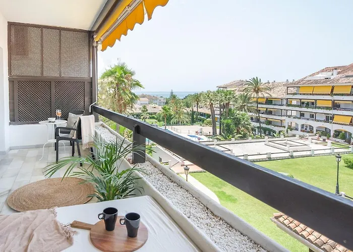 2Bdr Apartment With Sea View In Golden Mile, Marbella
