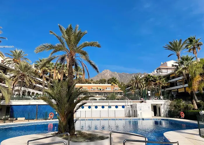 2Bdr Apartment With Sea View In Golden Mile, Marbella